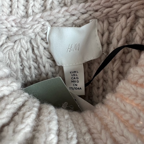 NWT H&M Sweater - Picture 5 of 5